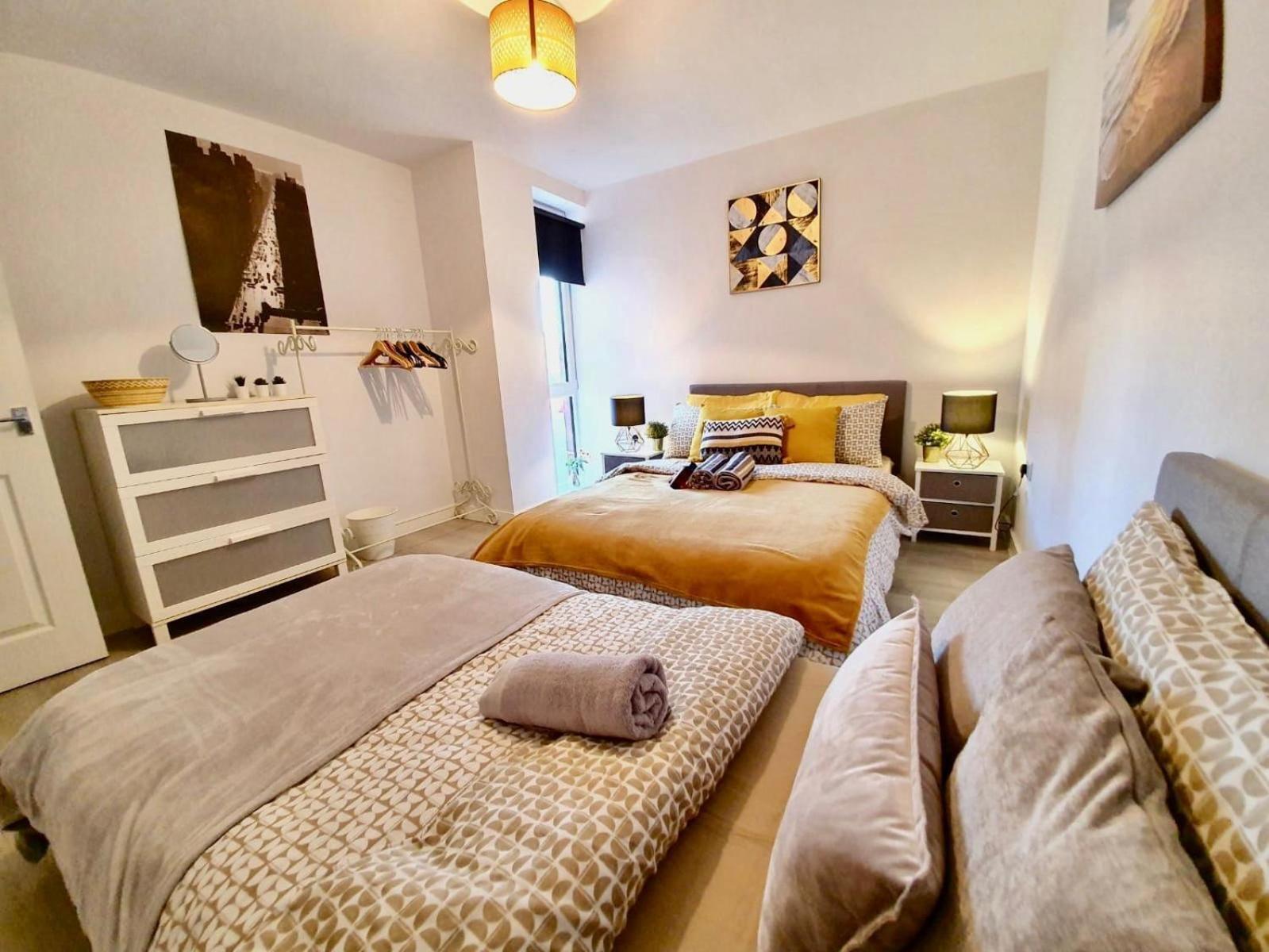 Апартаменти Opp Liverpool - Perfect For Contractors And Travellers, Big Savings Booking 4 Nights Or More! Номер фото