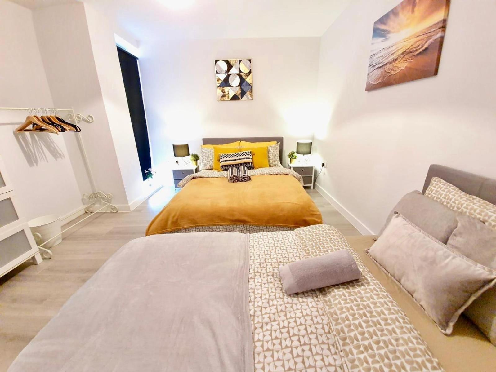Апартаменти Opp Liverpool - Perfect For Contractors And Travellers, Big Savings Booking 4 Nights Or More! Номер фото