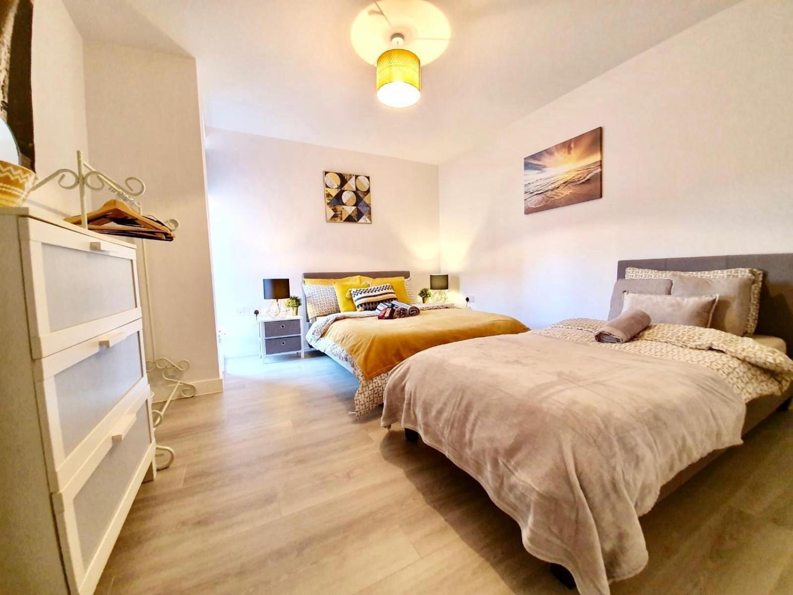 Апартаменти Opp Liverpool - Perfect For Contractors And Travellers, Big Savings Booking 4 Nights Or More! Номер фото