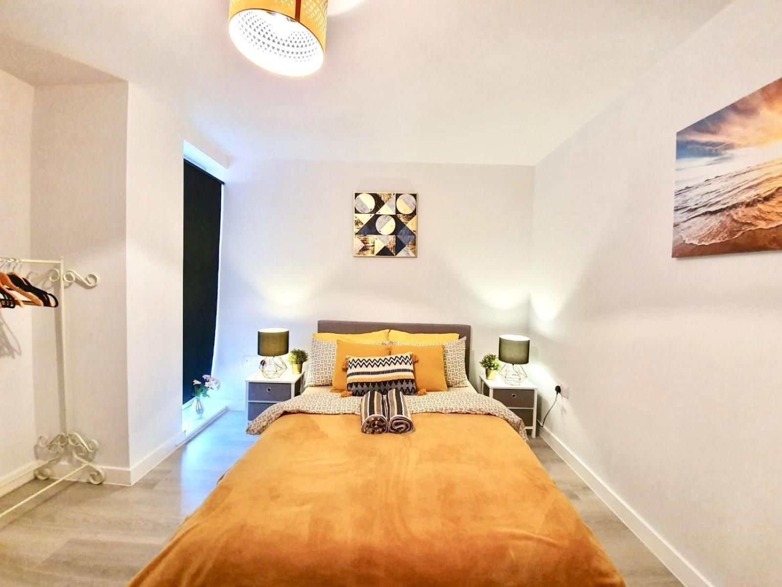Апартаменти Opp Liverpool - Perfect For Contractors And Travellers, Big Savings Booking 4 Nights Or More! Номер фото
